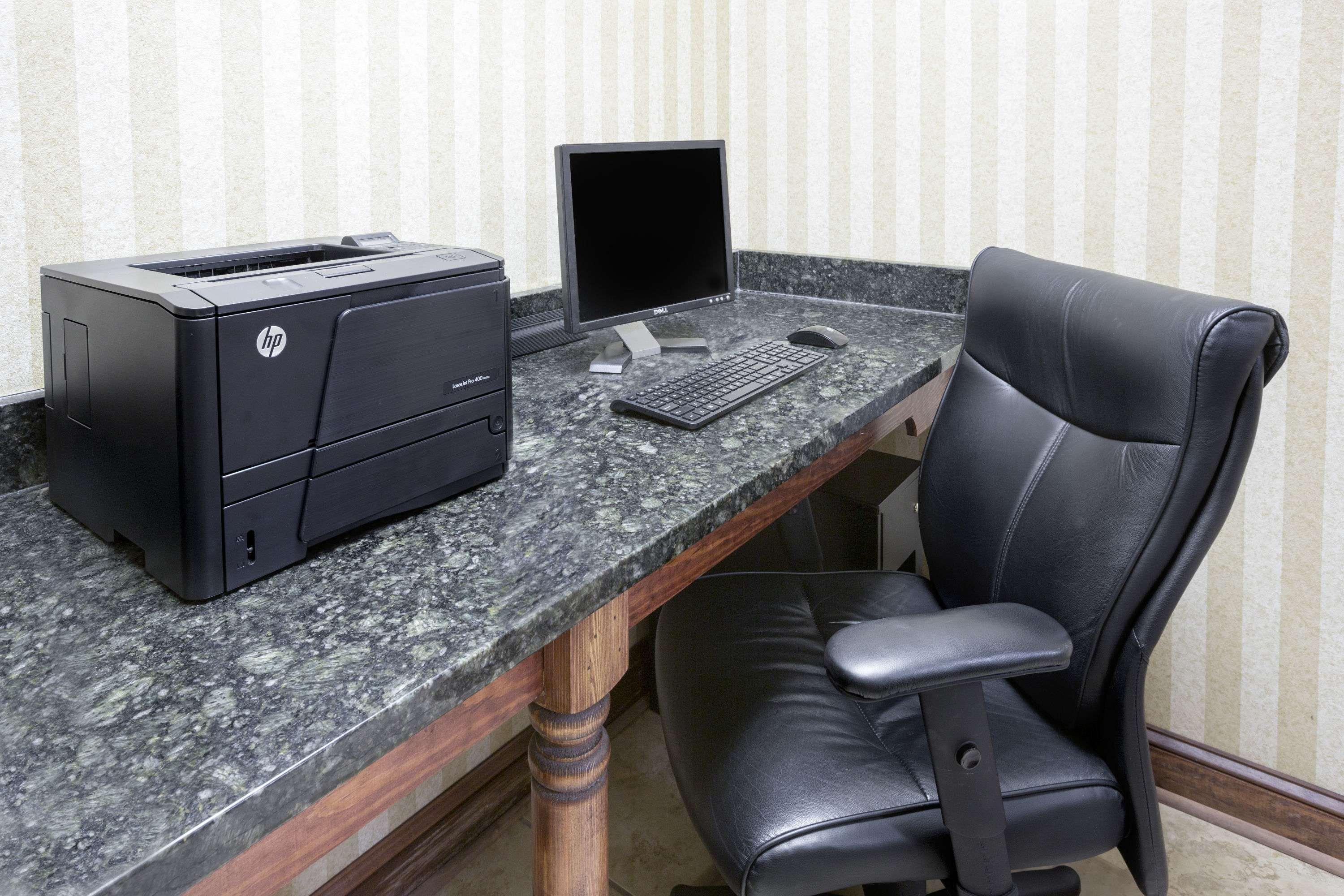Days Inn By Wyndham Columbus-North Fort Moore Esterno foto